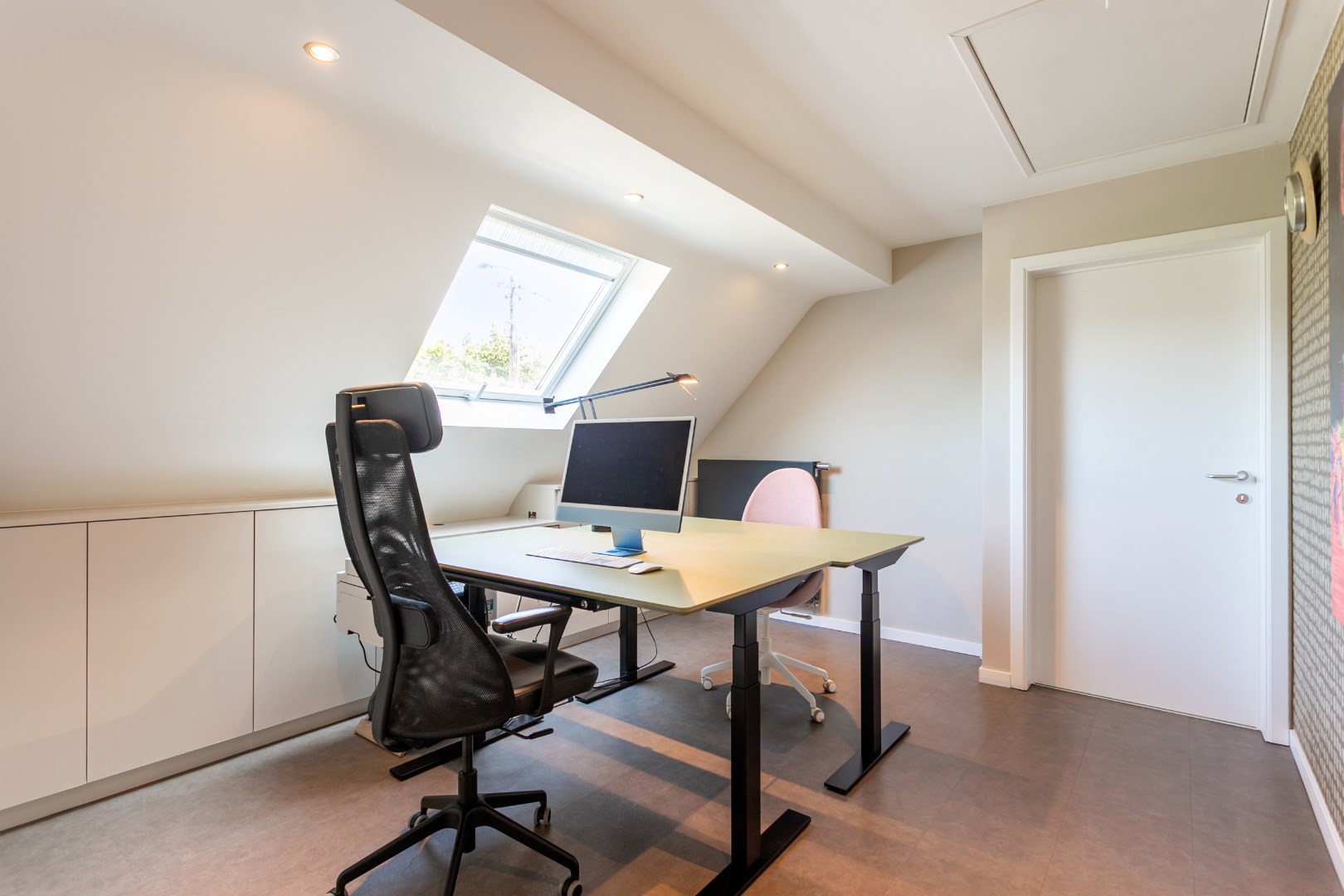 Instapklare woning met 3 slpks, garage en tuin te Halle 