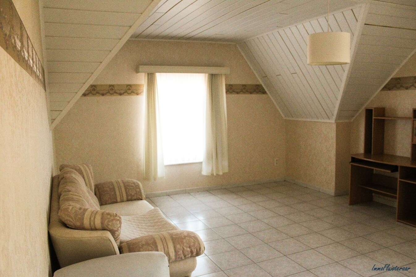 Spacious residential house on approximately 90 acres in Maaseik 