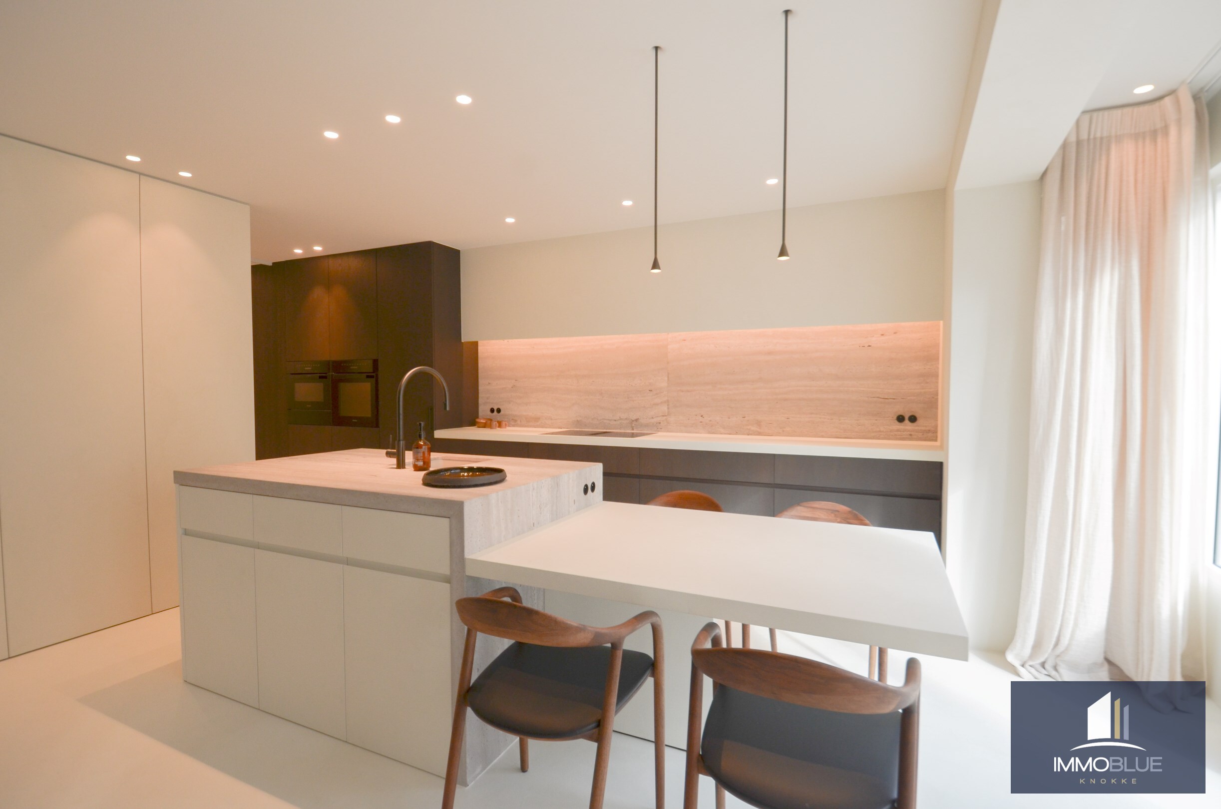Exceptionnel, appartement enti&#232;rement r&#233;nov&#233;, intemporel avec une vue d&#233;gag&#233;e. 