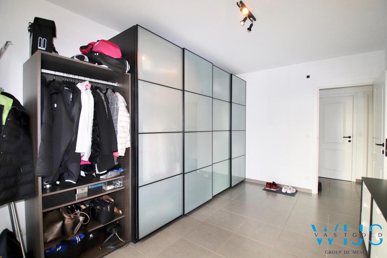 Prachtige duplex + garage in het rustige landelijke OOSTEEKLO 
