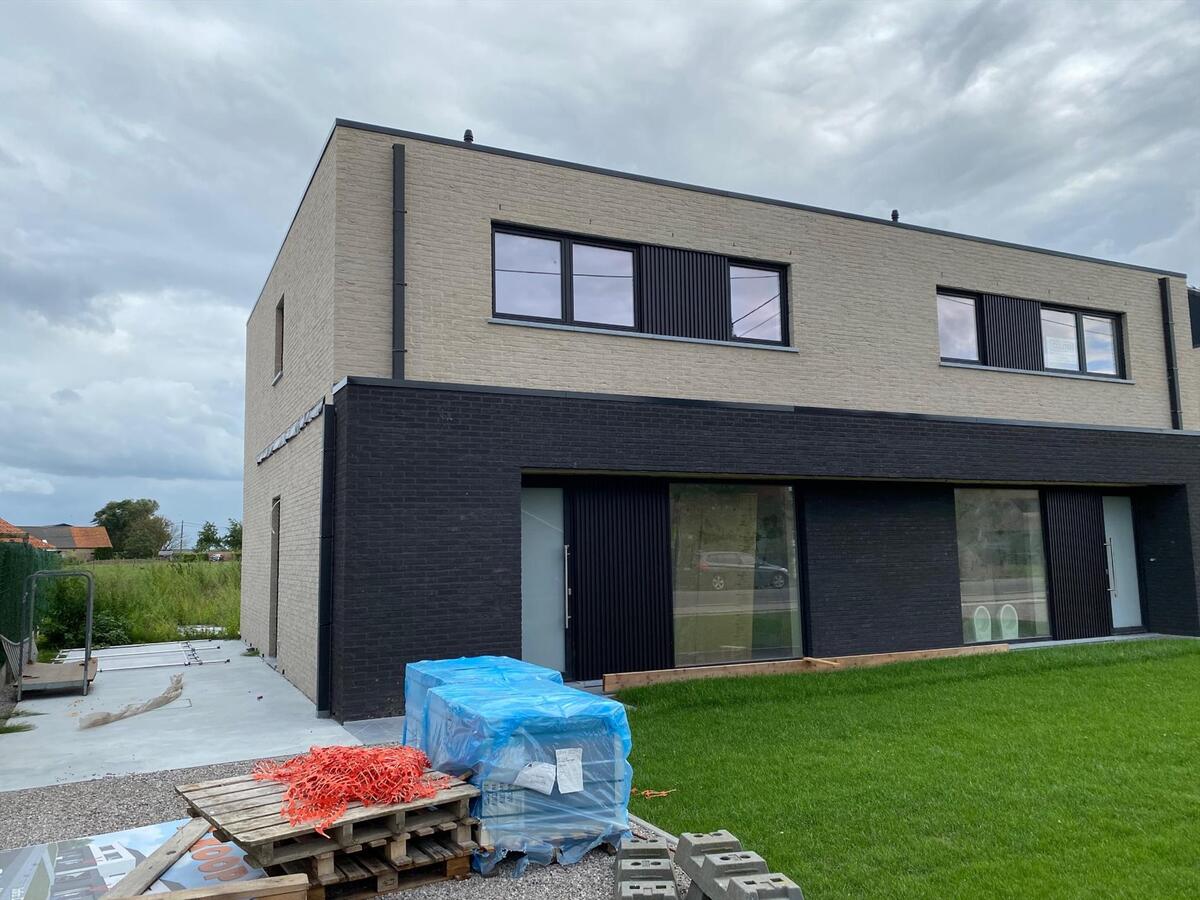 Nieuwbouwwoning met 3 slaapkamers en carport te Vladslo 