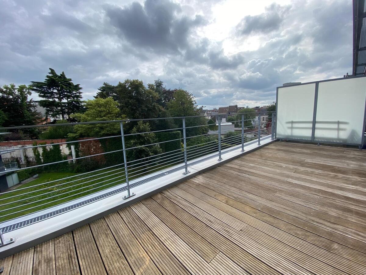 Appartement met 2 slaapkamers en 2 terrassen in centrum Gent 