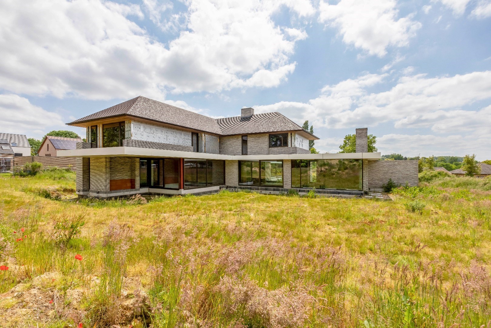 Unieke kans : exclusieve  riante villa  1400m&#178;  by Artea en Piet Bailyu Architects 