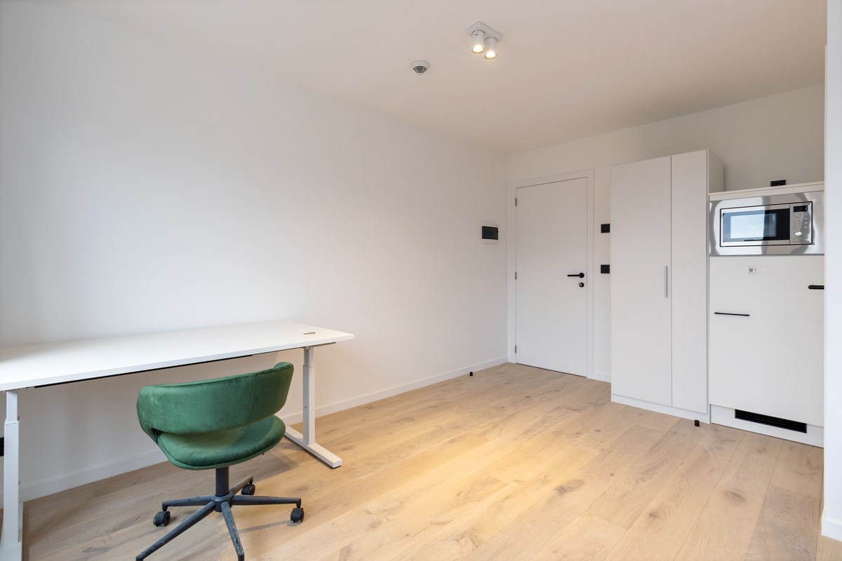 Volledig gerenoveerde en gemeubelde kamer met priv&#233;-sanitair in een kleinschalige residentie! Laatste units beschikbaar! 