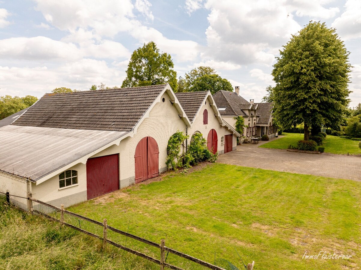 Maison de campagne authentique avec grand b&#226;timent de &#233;curie et des prairies sur environ 1 hectare &#224; Weelde (Optionnellement, possibilit&#233; d&#39;acheter une prairie d&#39;environ 1 hectare en plus) 