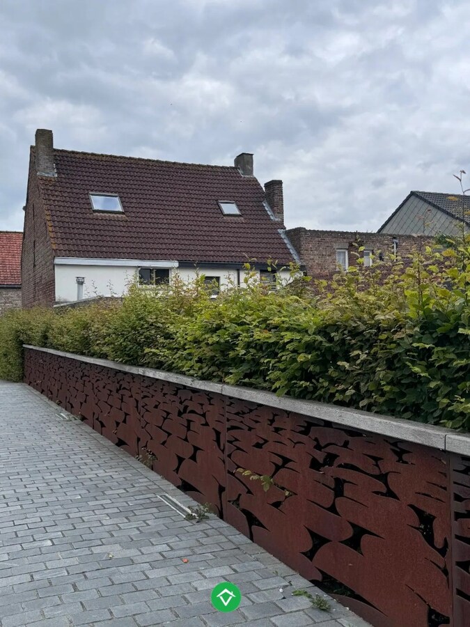 Woning met 3 slaapkamers en tuin te Eernegem 