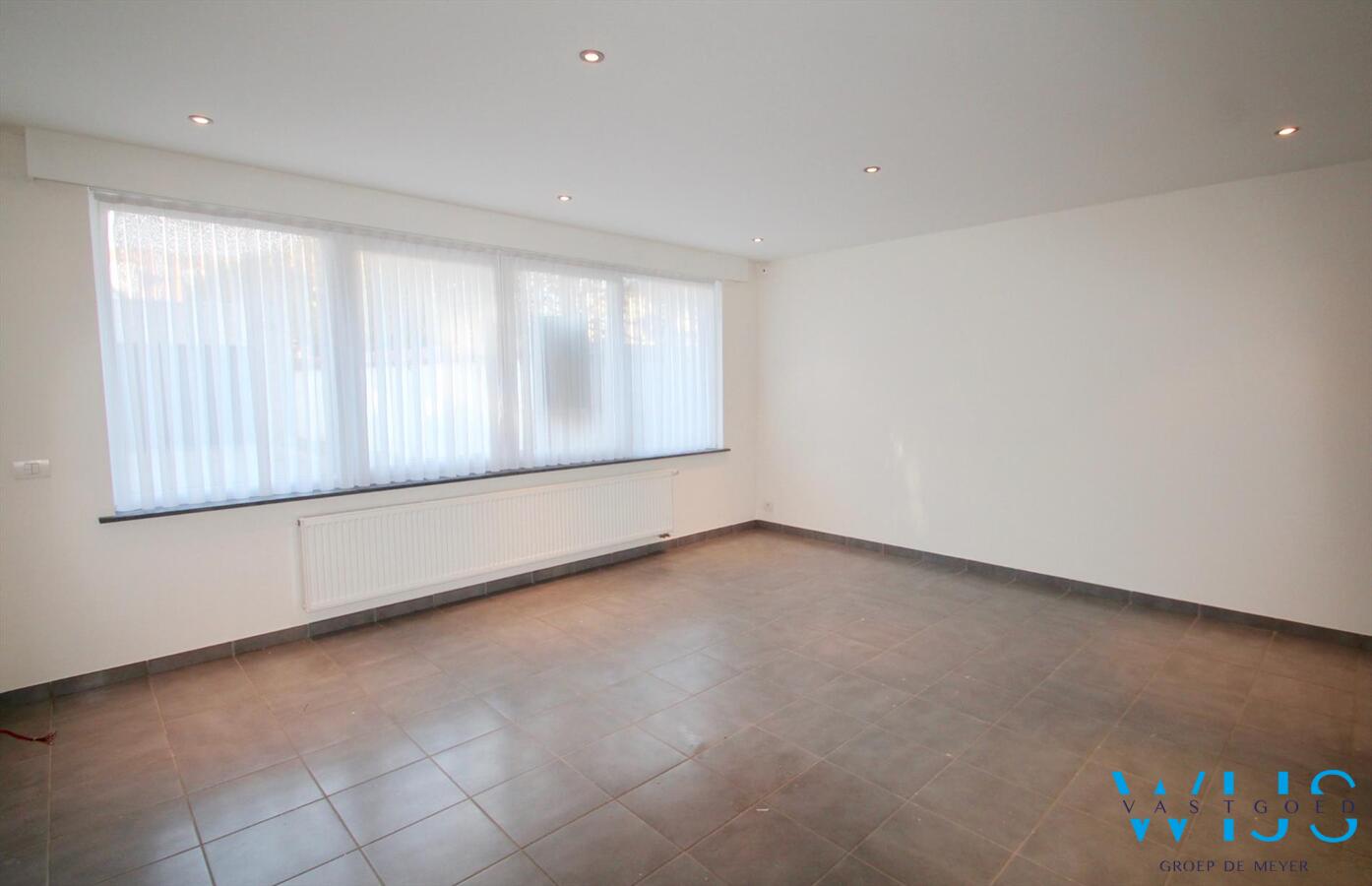 Gelijkvloers tweeslaapkamer appartement in hartje Ertvelde! 
