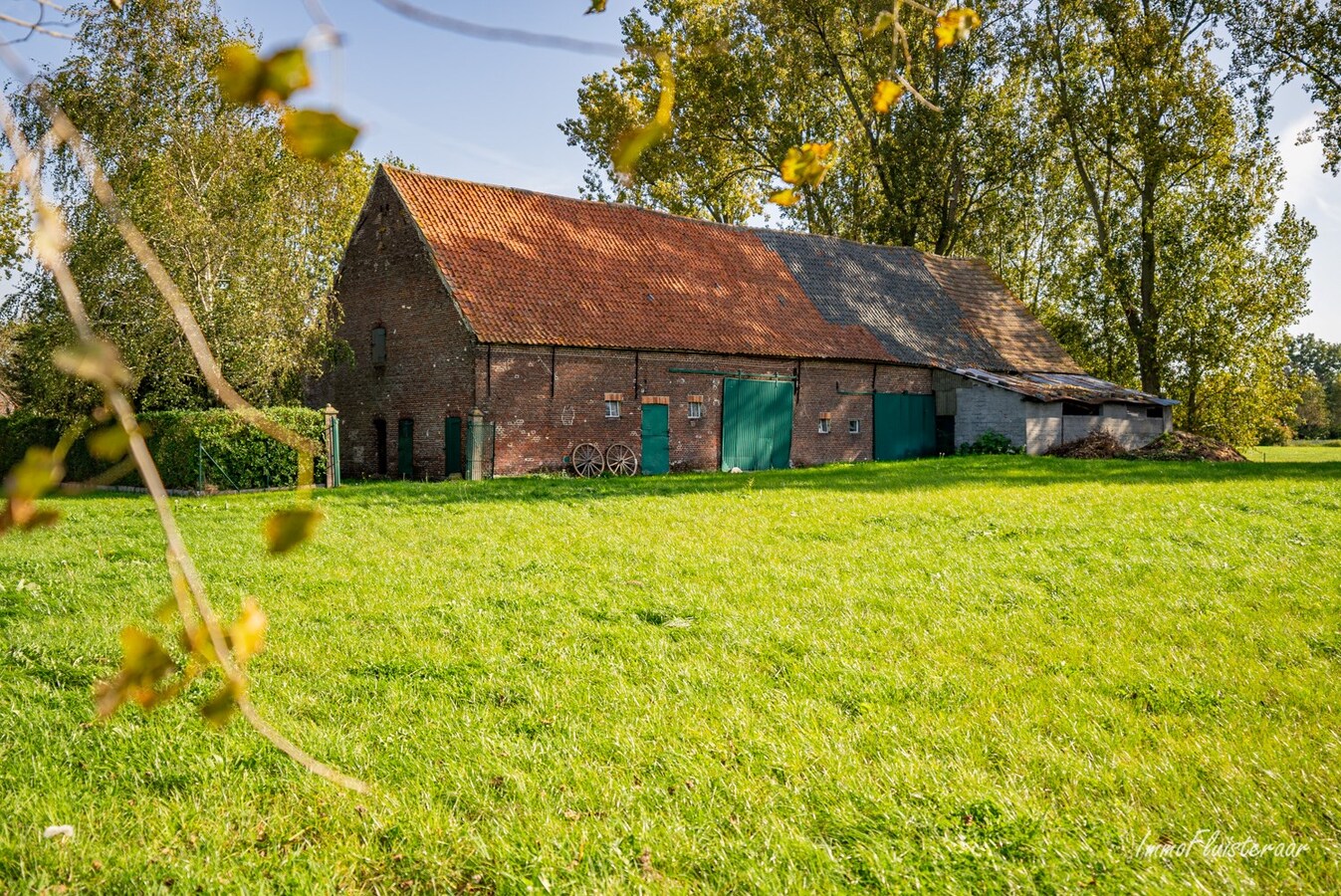 Idyllisch gelegen te renoveren hoeve te Deinze op ca. 6 ha 