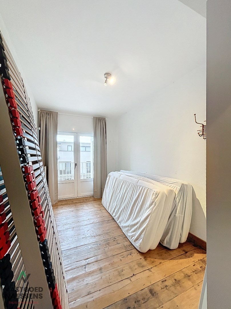 Appartement pr&#234;t &#224; emm&#233;nager avec 2 chambres &#224; coucher et vue sur mer. 