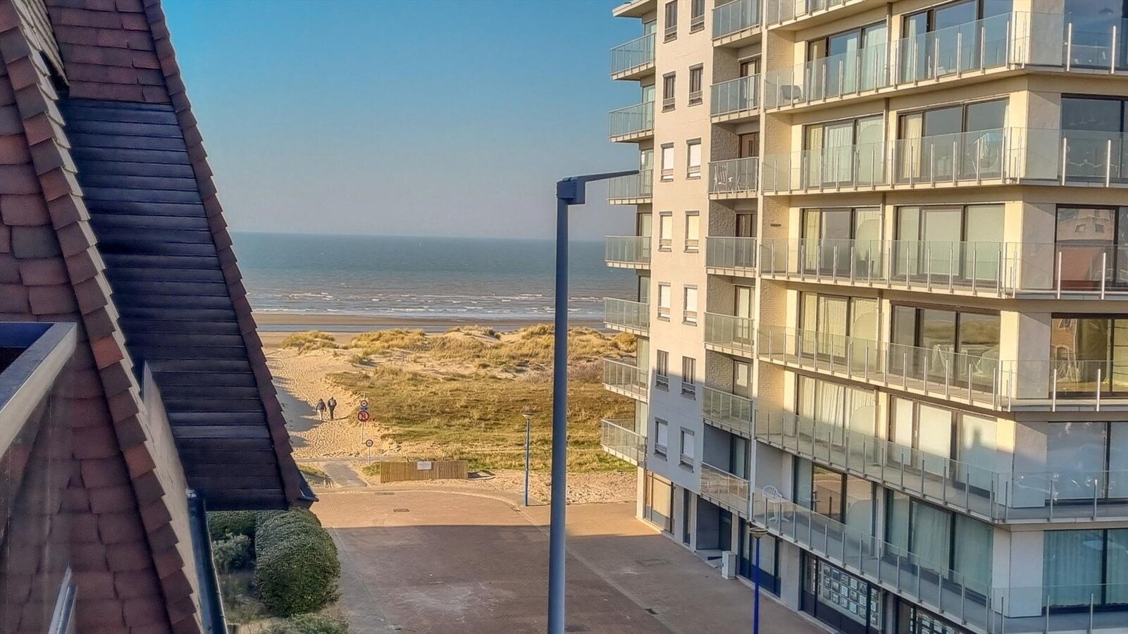 Gemeubelde studio met zeezicht in residentie Plaza te Oostduinkerke 