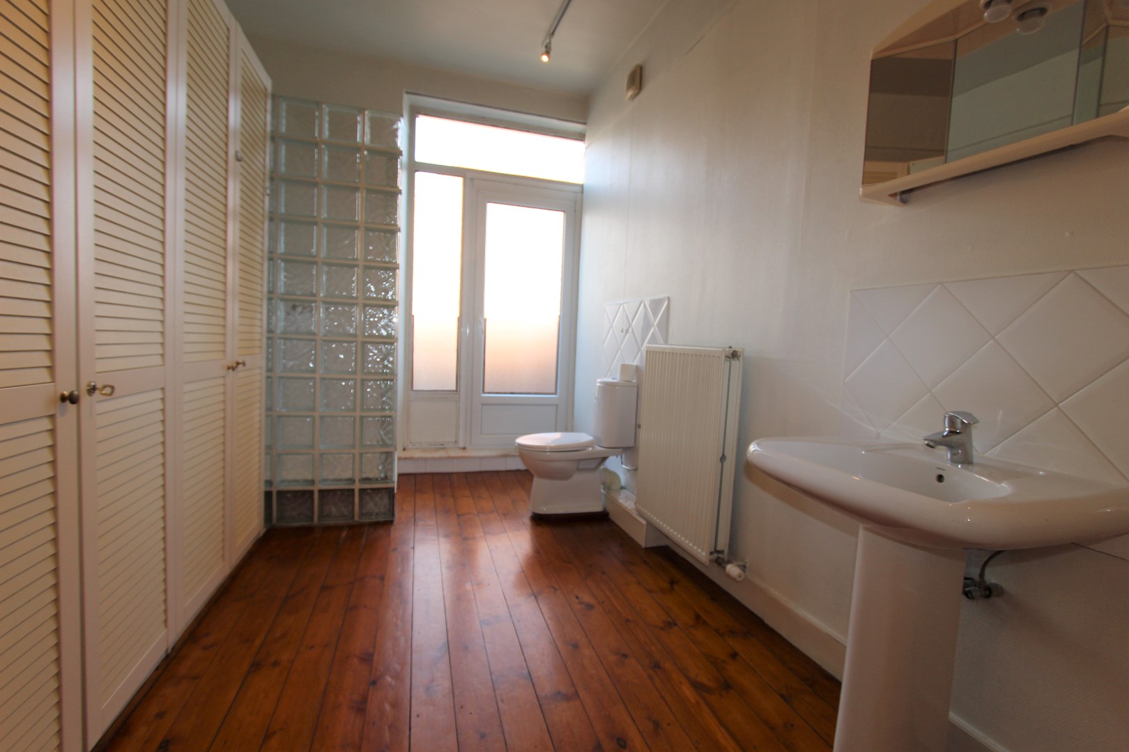 RUIM DUPLEX APPARTEMENT MET DAKTERRAS 