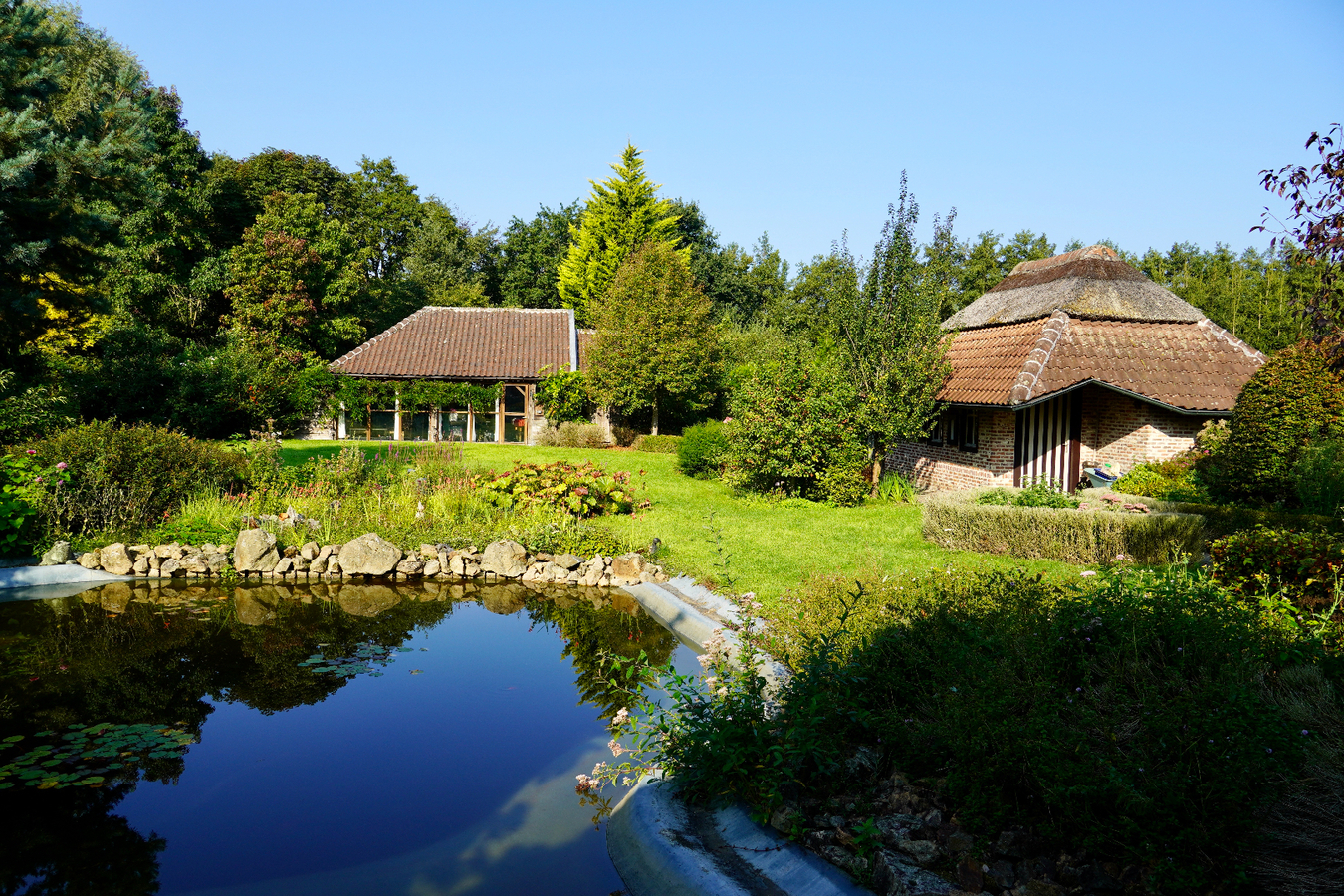 Unieke eigendom met woning , weides en vijver op ca. 5,3 ha te Geel 