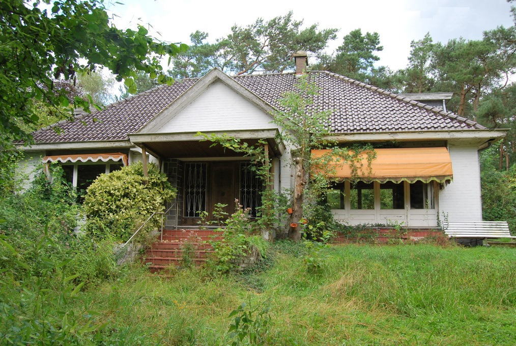 Bouwgrond/volledig te verbouwen woning op ca. 2ha te Waasmunster 