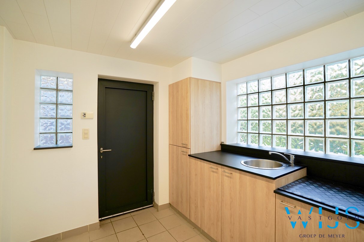 Woning met 2 loodsen  te ERTVELDE ! 
