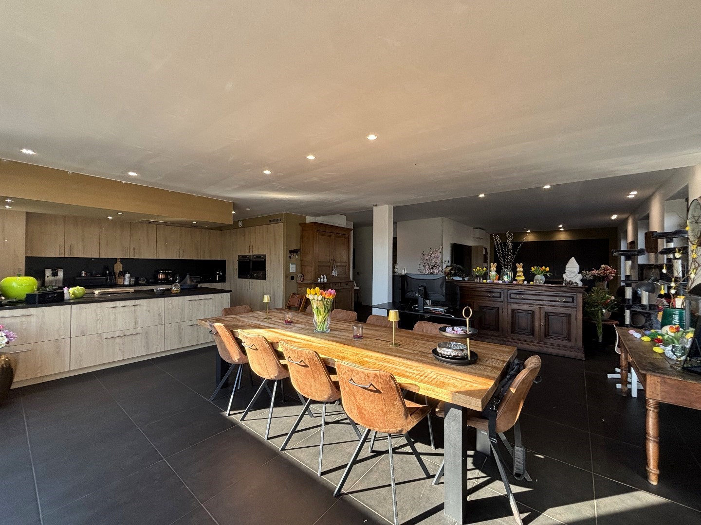 Ruim en energiezuinig gelijkvloers appartement met 3 slpk. nabij het centrum van Lommel 