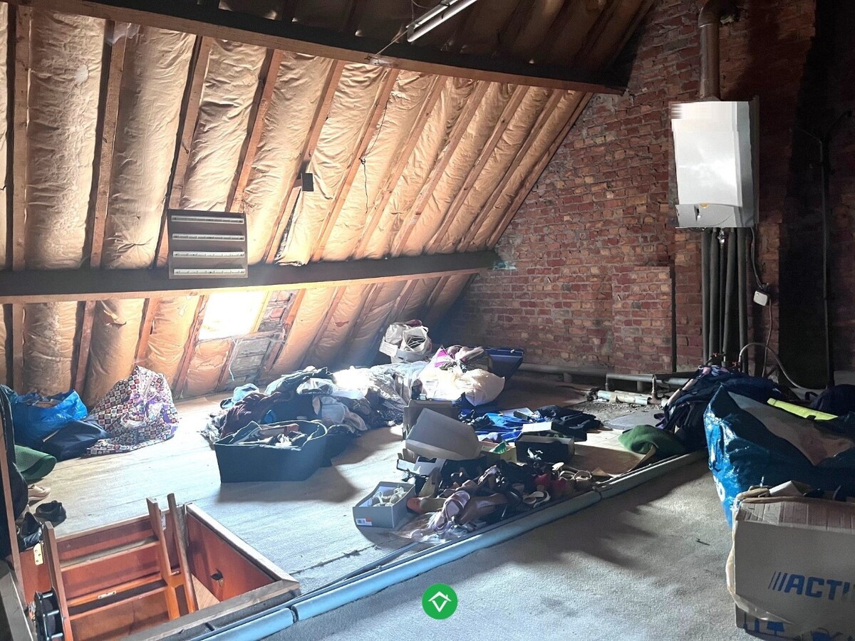 Comfortabel, op te frissen woonhuis met zonnige tuin, welgelegen in rustige buurt. 