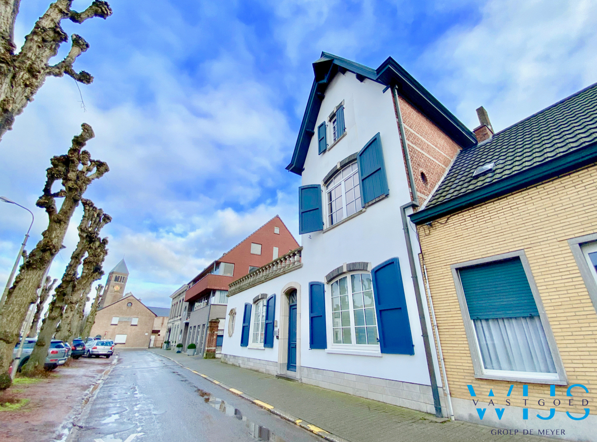 Karaktervolle dokterswoning op 3.106m&#178; in CENTRUM ERTVELDE 