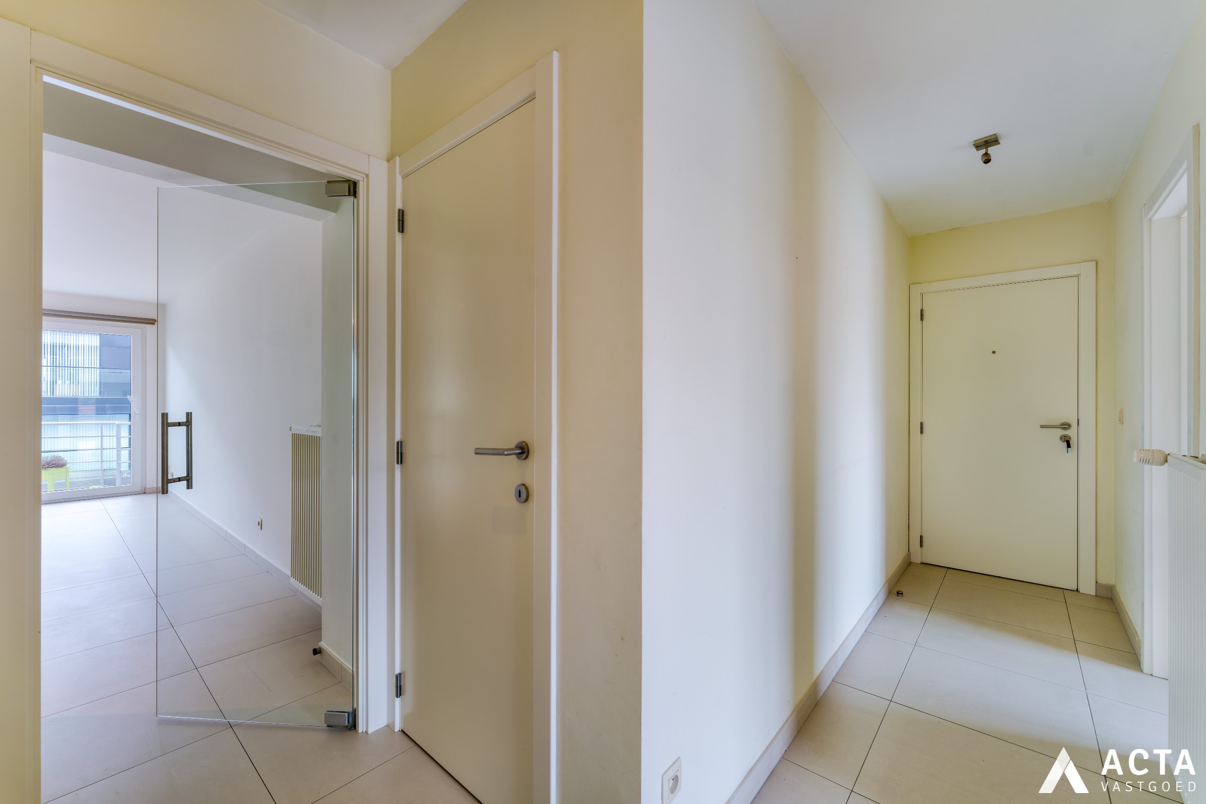 Instapklaar appartement met twee terrassen in Mariakerke! 