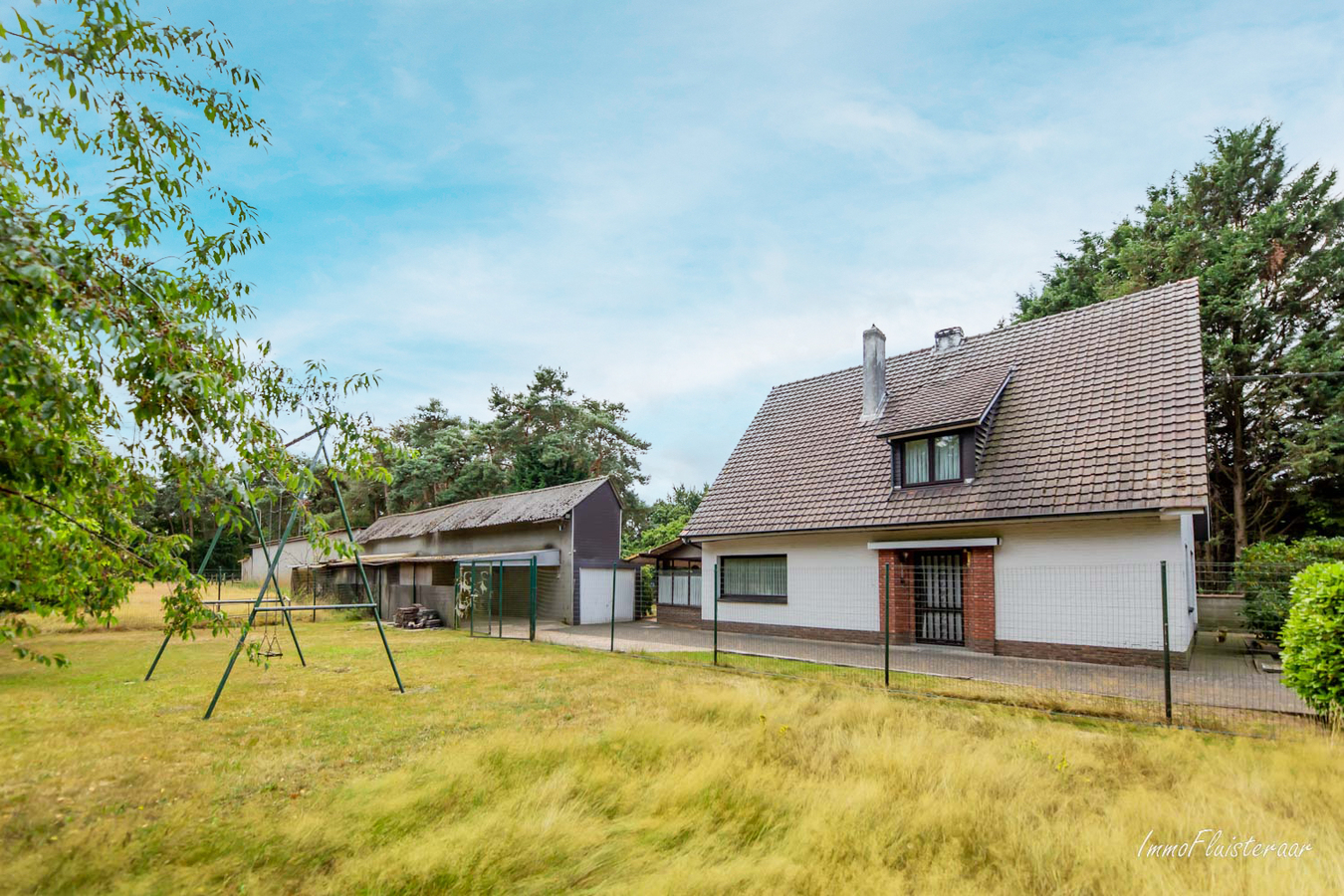 Te renoveren woning op ca. 1,1 Ha te Herentals 