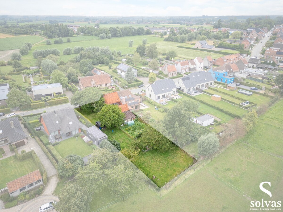 Te renoveren woning op perceel van 1270m&#178; 