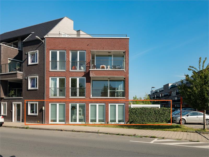 Parel van een appartement met unieke buitenruimtes in Sint-Amandsberg 