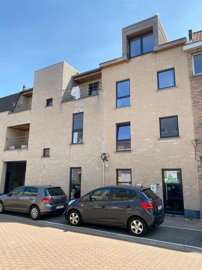 Lichtrijke duplex met 3 slaapkamers en garage te Oostende 