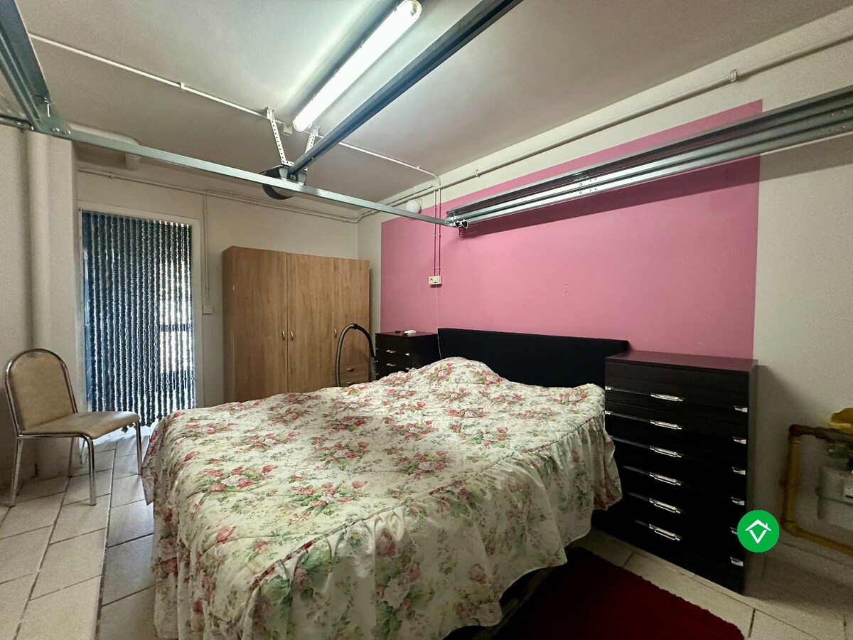 Gezinswoning met 3 slaapkamers en inpandige garage te koop in de Mokker (Koekelare) 