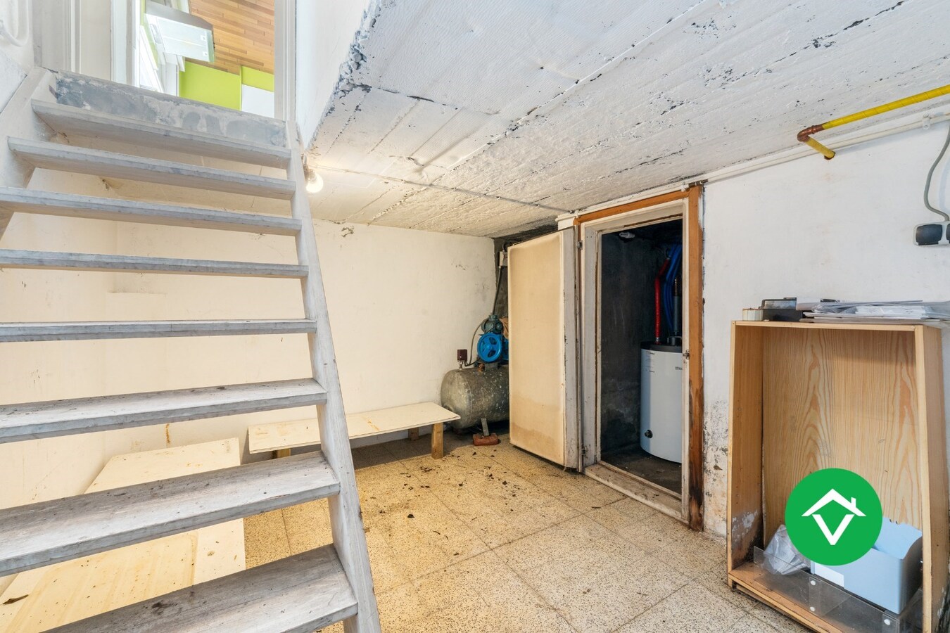 Instapklare woning met 4 slaapkamers en loods te Koekelare 