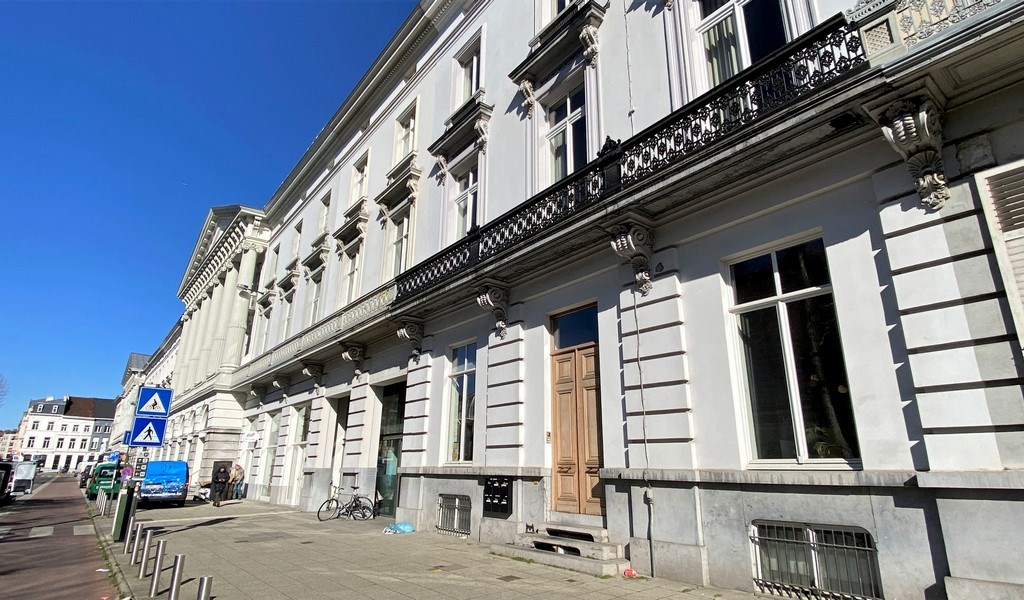 Kantoor te huur in uniek herenhuis met patio aan Gent-Zuid