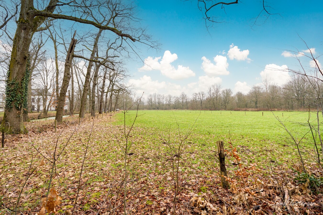 Uniek casco landhuis op een idyllische  locatie op ca. 8,26 ha te Diest 