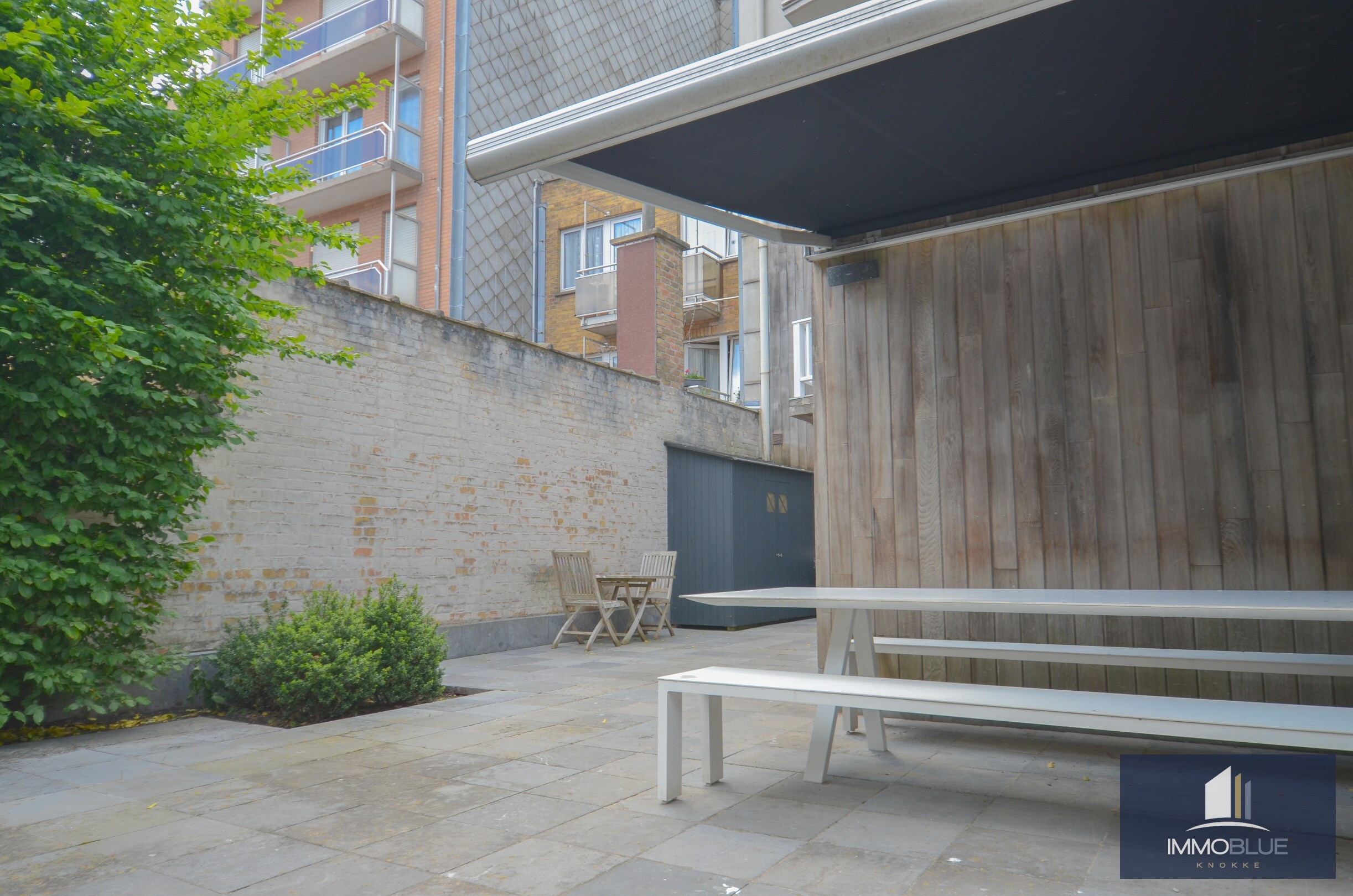 Appartement parfaitement entretenu avec une grande terrasse. 