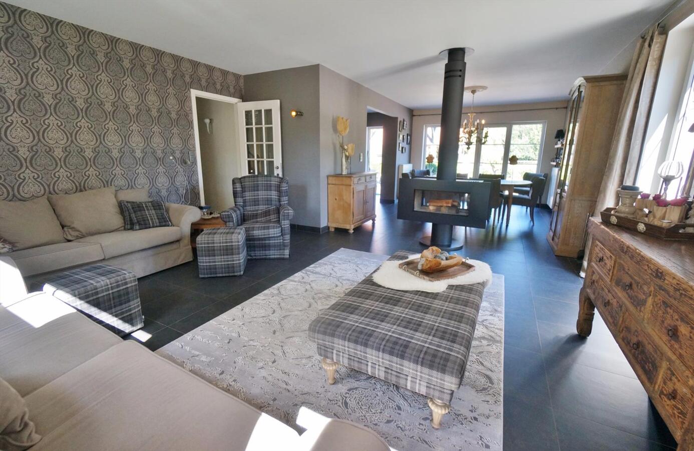 Luxueuze villa met hippische accommodatie op ca. 7643m2  te Vlimmeren 