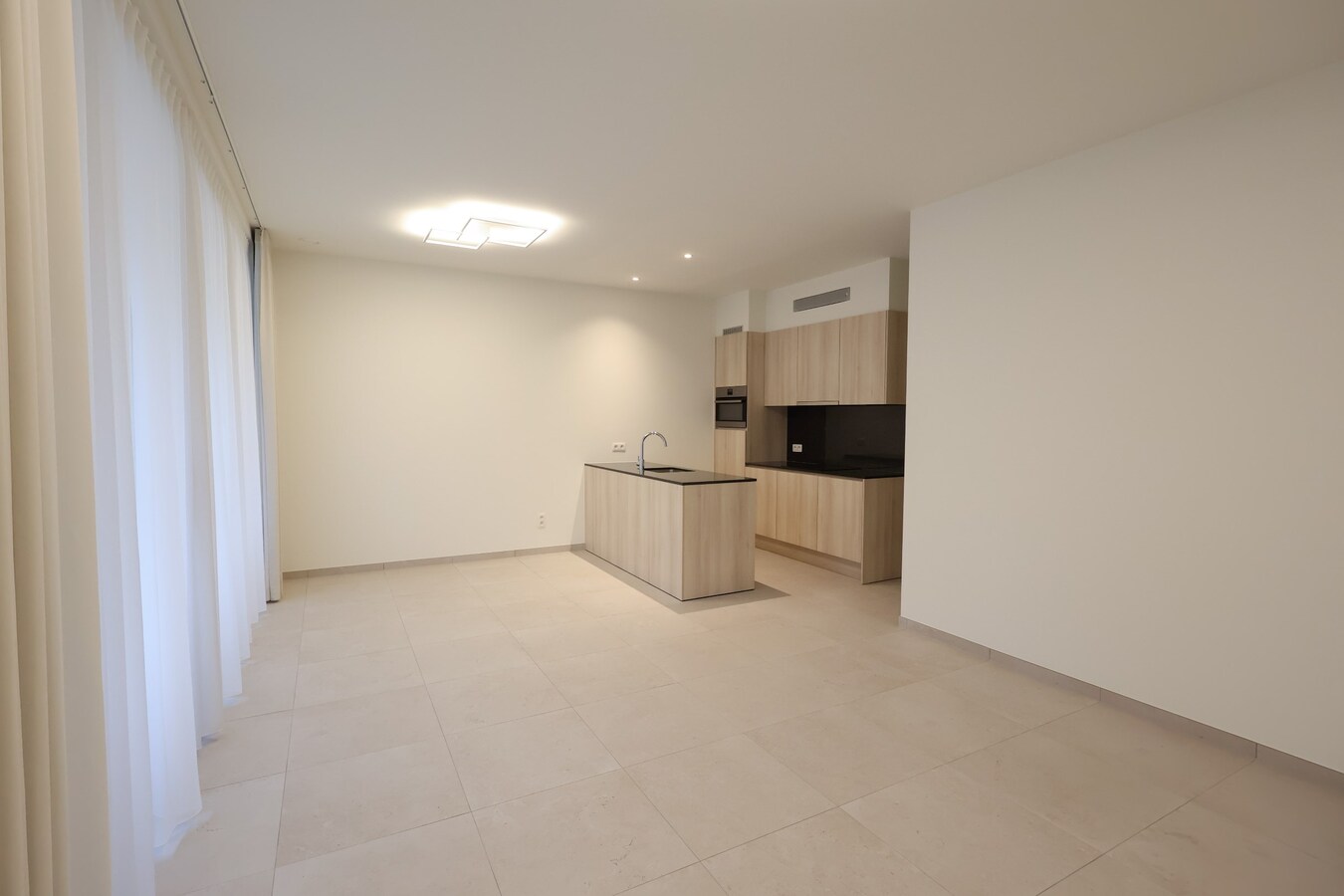 Nieuwbouw appartement met 1 slaapkamer te huur op jaarbasis 