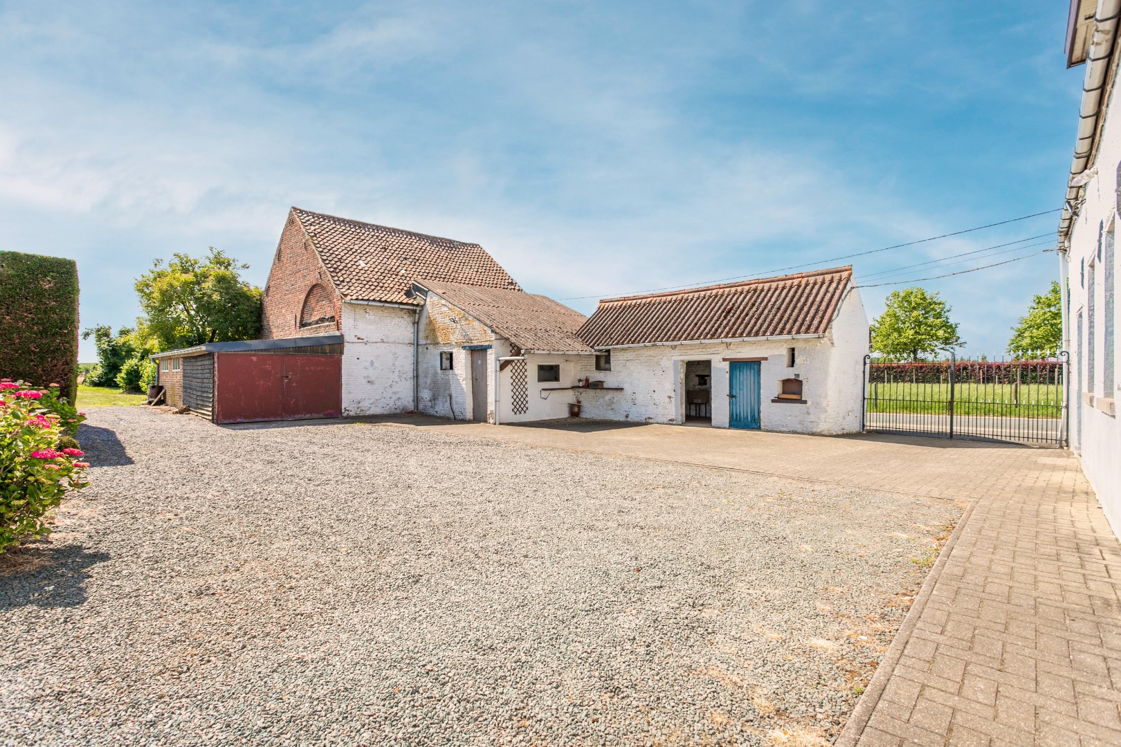 Maison &#224; r&#233;nover avec 3 chambres, entrep&#244;t et prairie sur 59a dans le cadre verdoyant de Pepingen. 