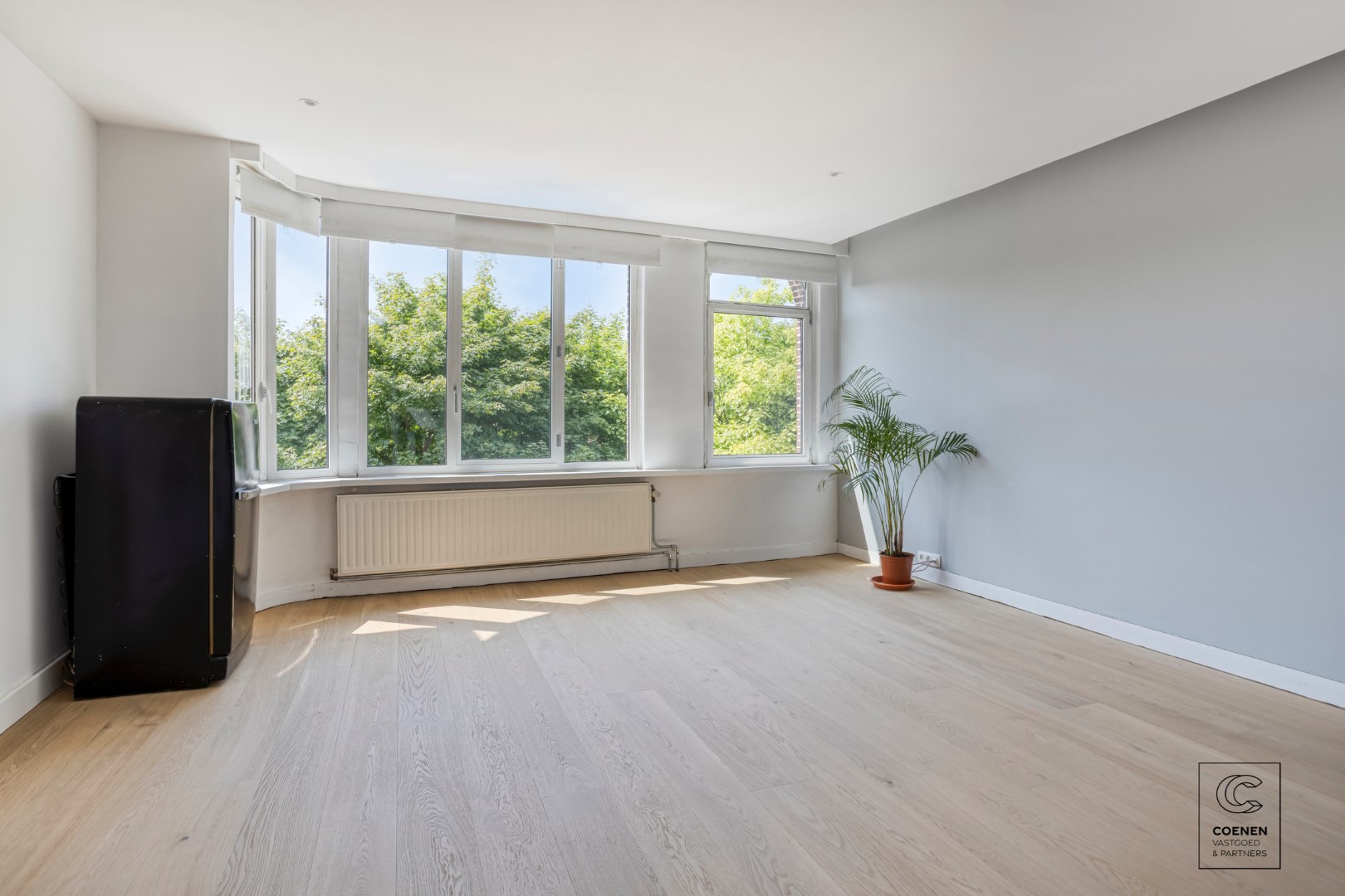 Instapklaar herenhuis van 241 m&#178; met drie slaapkamers, gelegen in Mortsel! 