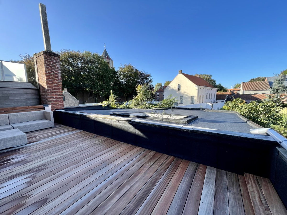 Volledig gerenoveerde duplex in het hartje van Maldegem 