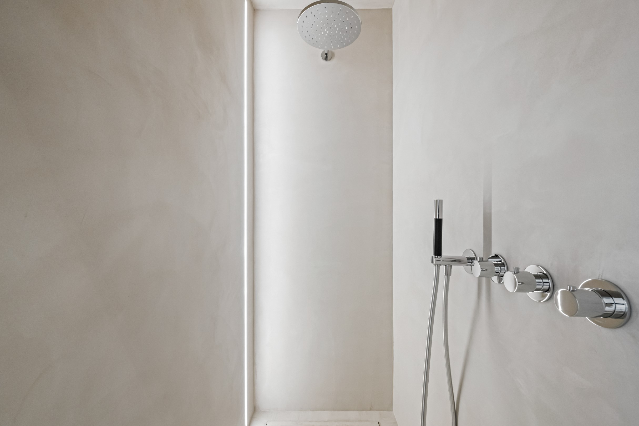 Appartement de trois chambres &#233;l&#233;gamment r&#233;nov&#233; avec vue d&#233;gag&#233;e sur la Kustlaan. 