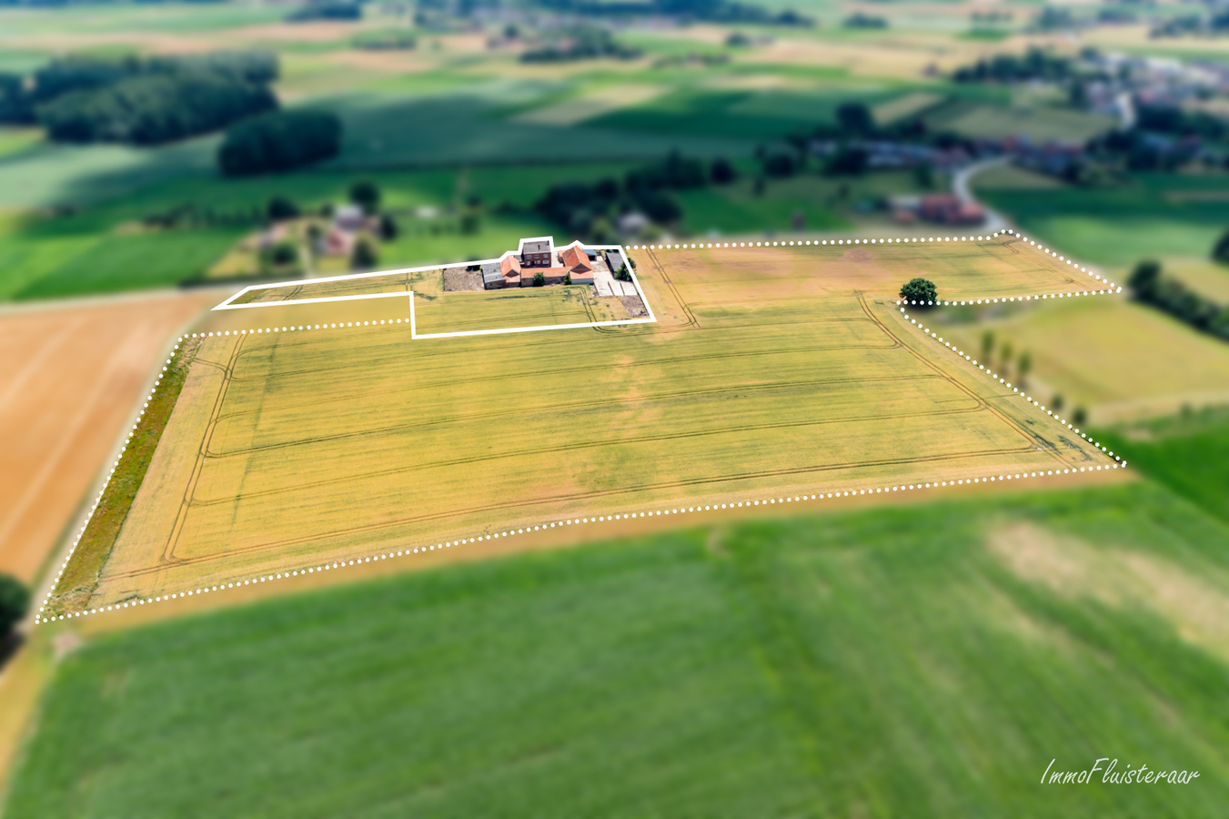 Landelijk gelegen vierkantshoeve op ca. 1ha (uitbreiding met ca. 6ha mogelijk) te Binkom (Lubbeek/Vlaams-Brabant) 