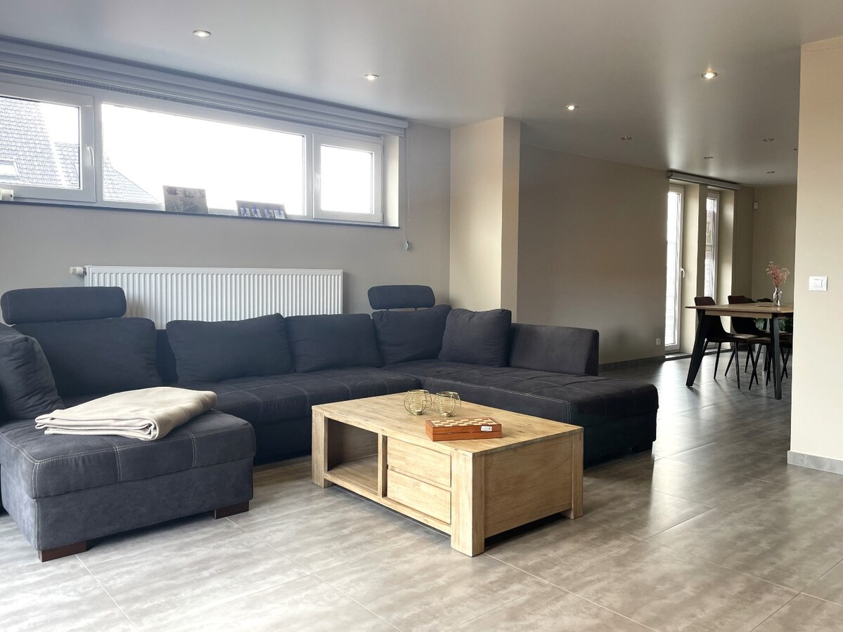Instapklaar duplex appartement met 2 slaapkamers te Torhout 