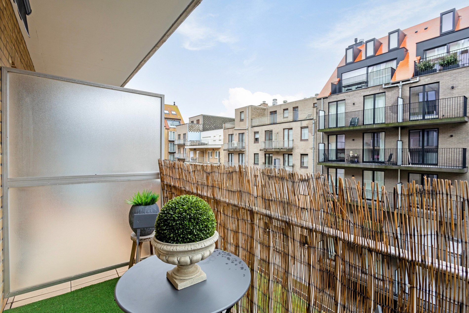 Appartement confortable d&#39;une chambre avec vue frontale sur la mer situ&#233; sur la place Rubens &#224; Knokke. 