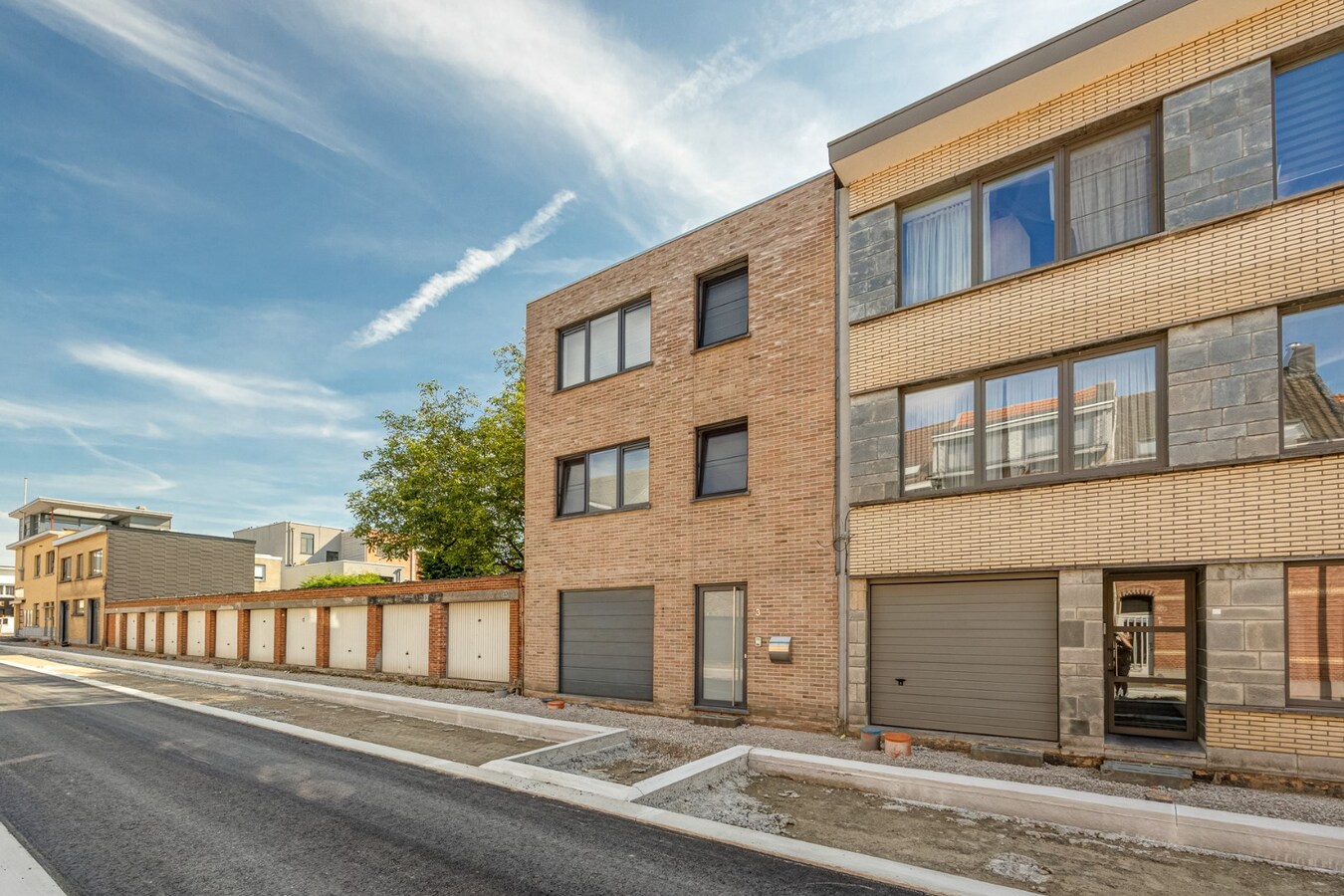 Prachtige energiezuinige woning met 4 slaapkamers + 2 badkamers te Wijnegem 