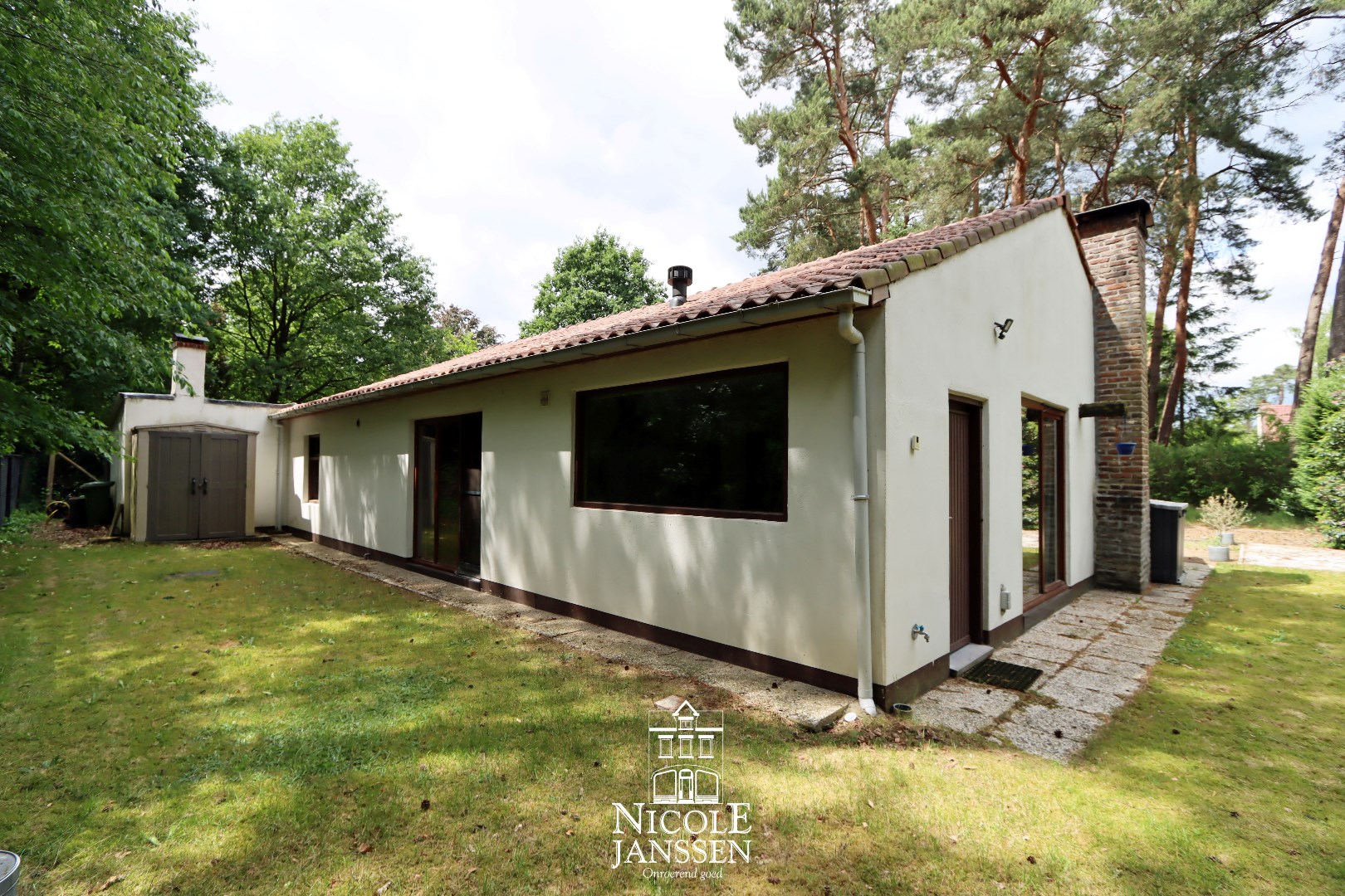 Gerenoveerde gelijkvloerse bungalow 