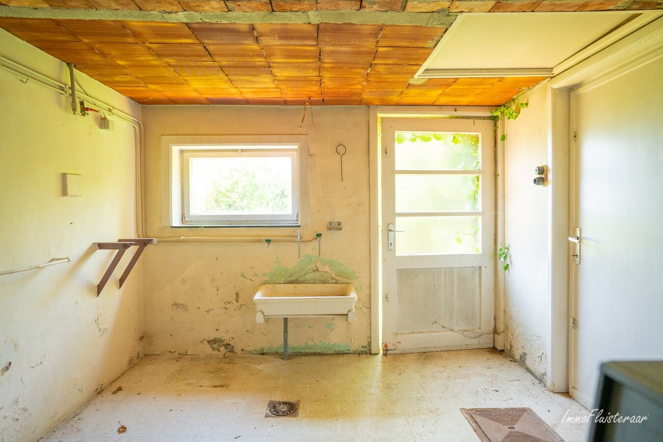 Maison calme et situ&#233;e &#224; la campagne avec d&#233;pendances sur environ 1,28 ha &#224; Bekkevoort (Brabant flamand). 