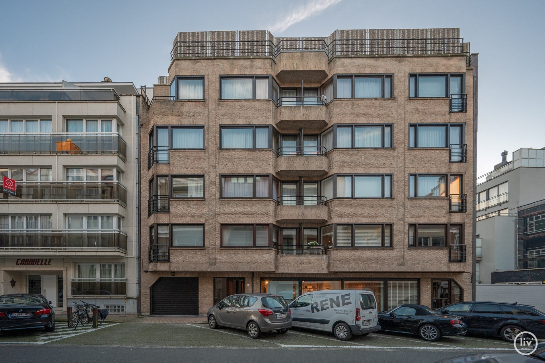 Magnifique appartement avec des terrasses uniques de 135 m2 au coin de l&#39;avenue Dumortier. 