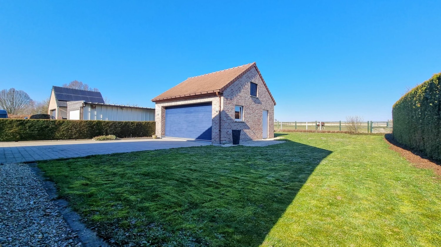 Royale woonst met panoramisch zicht &#233;n paardenweide 