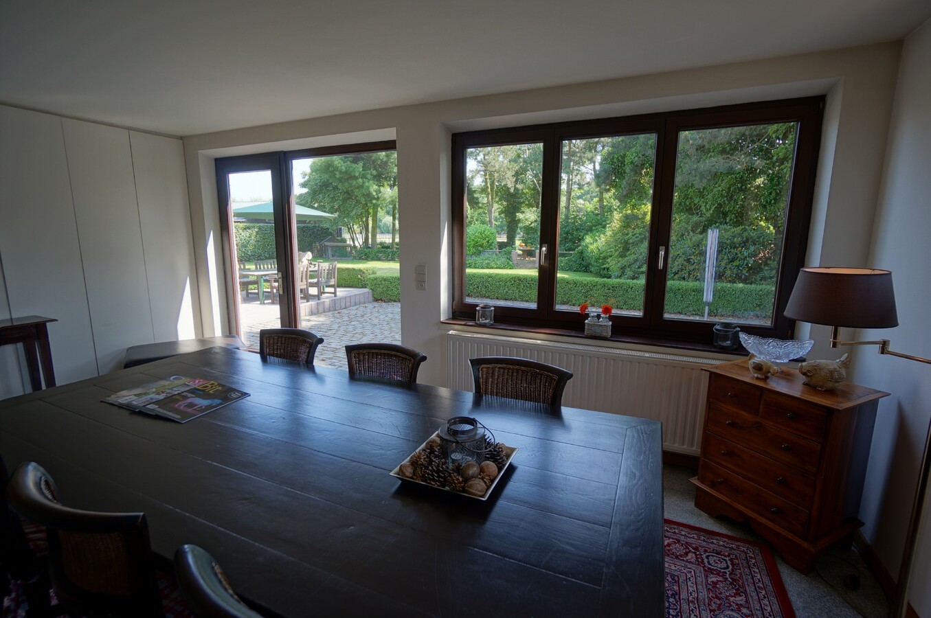 Verzorgde woning met stallen en piste op ca. 5374m&#178; te Wortel (Hoogstraten) 