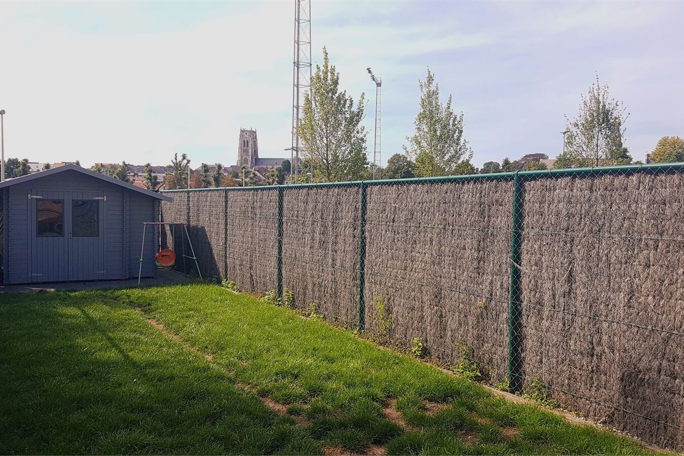 Volledig vernieuwde stadswoning met tuin 