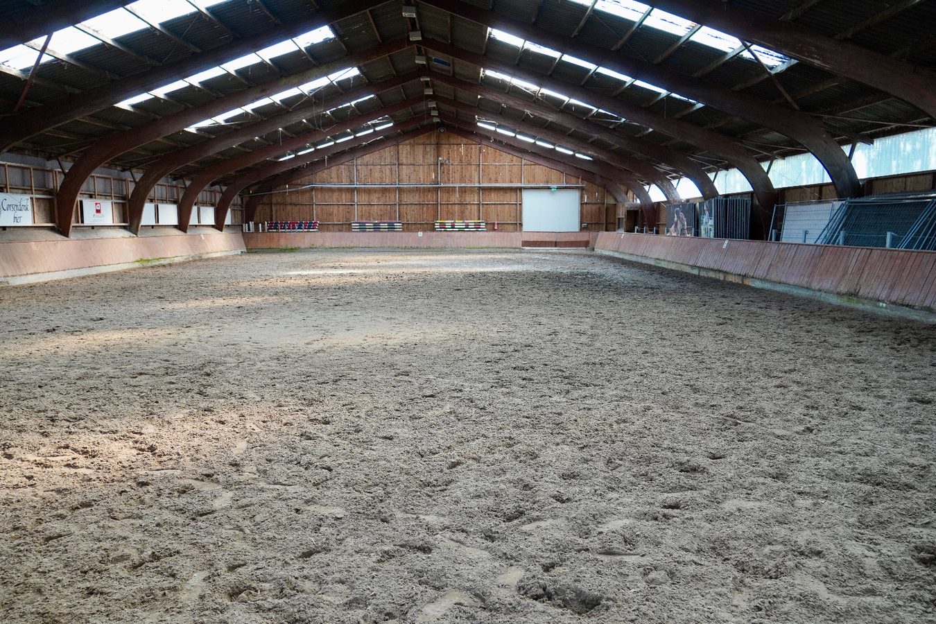 Hippisch centrum &quot;De Kraal&quot; met aanpalende luxe villa op ca. 8,7 ha te Zandhoven 