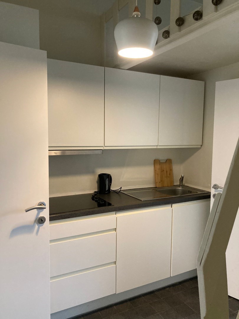 Prachtige instapklare studio van 50 m&#178; op een zeer gunstige ligging te Nationalestraat! 