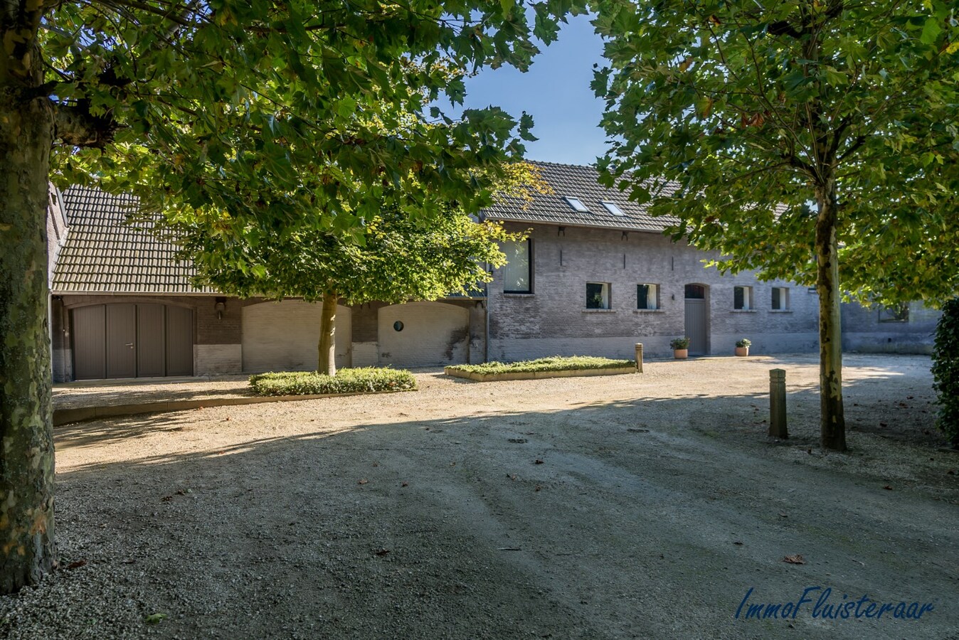 Uitzonderlijk gerenoveerd landhuis op een perceel van 3,9 ha te Geel 